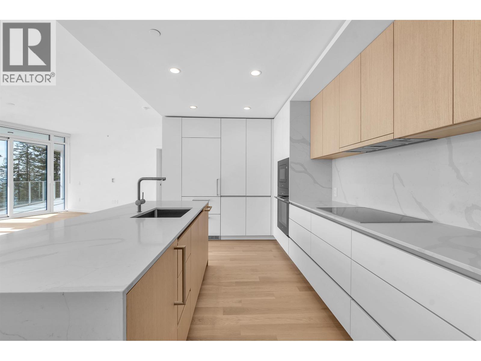 403 3963 UPLANDS WAY, West Vancouver