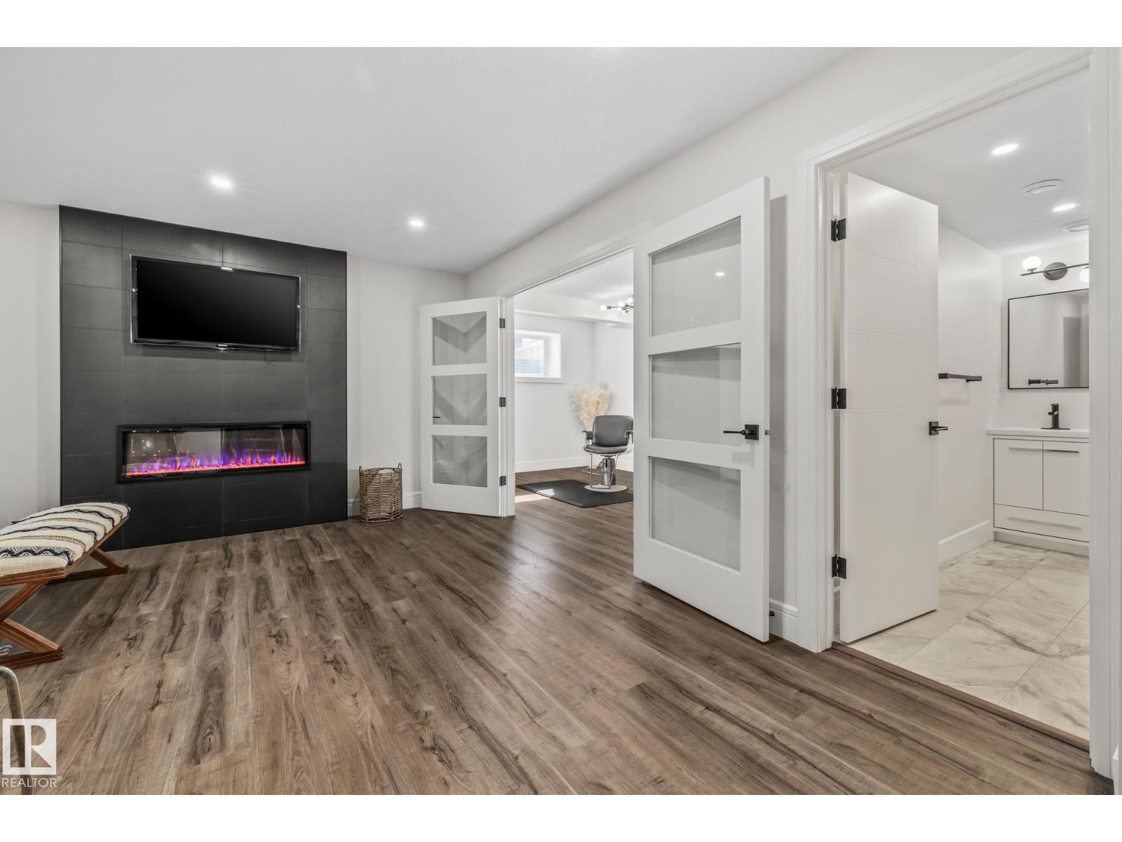 3864 ROBINS CR NW - 43