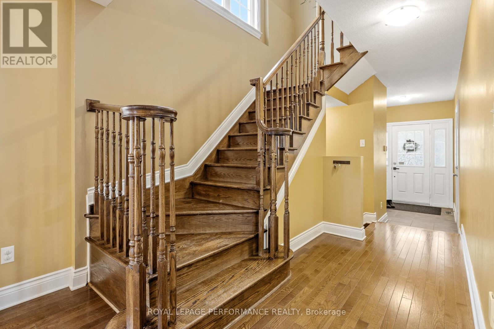 Hardwood flrs on main level