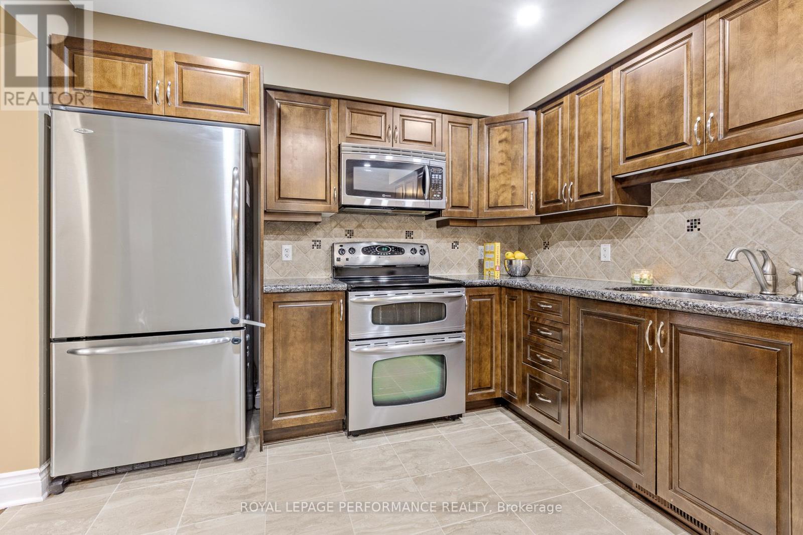 Double oven, stainless steel apps.