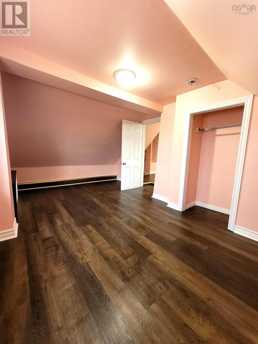 Property 24 of 42 of 4 Queen Street