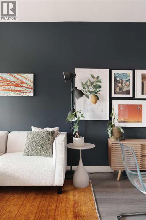 Single Family House for Sale in    Street NW Hillhurst Calgary 