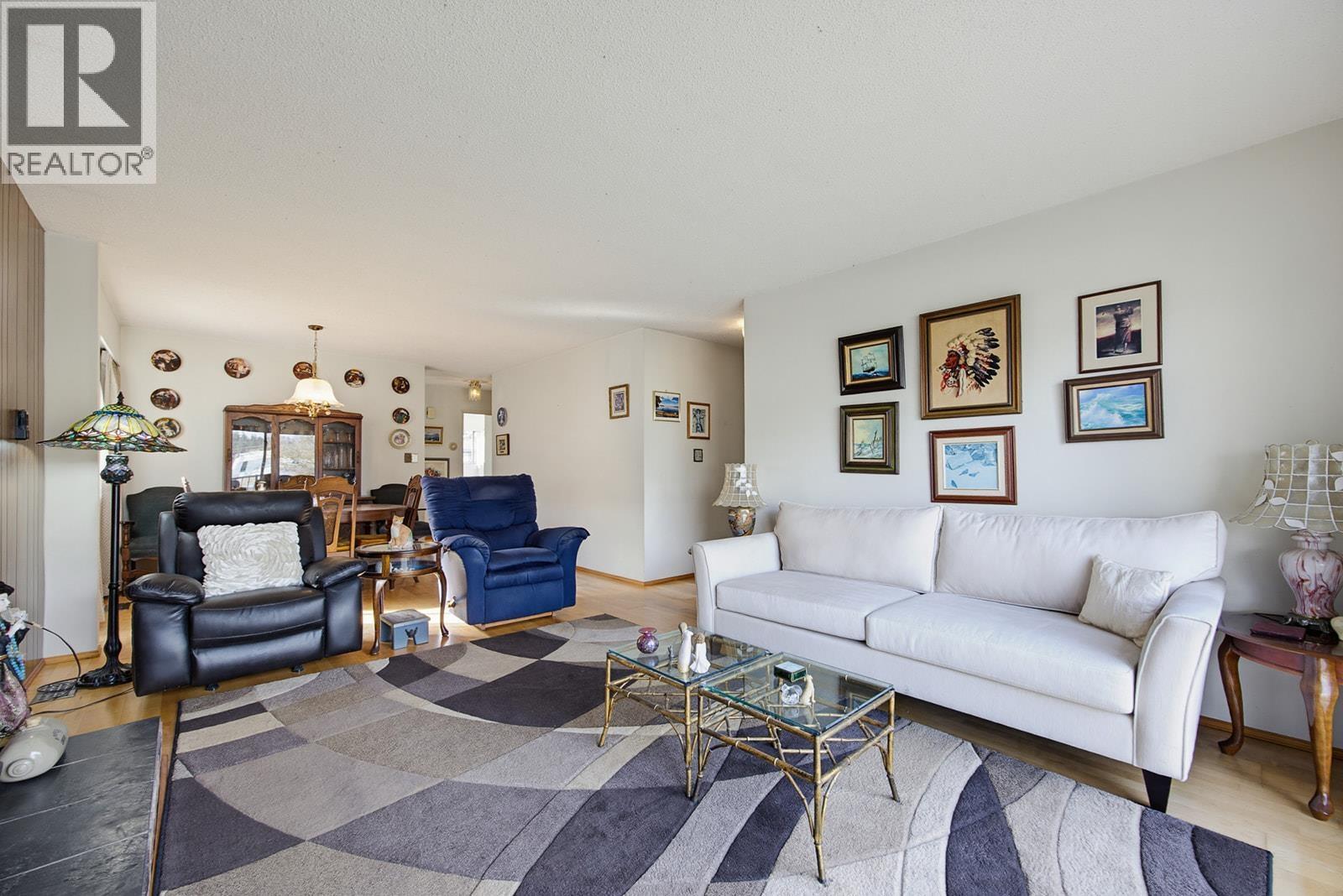 1952 PRAIRIE AVENUE, Port Coquitlam