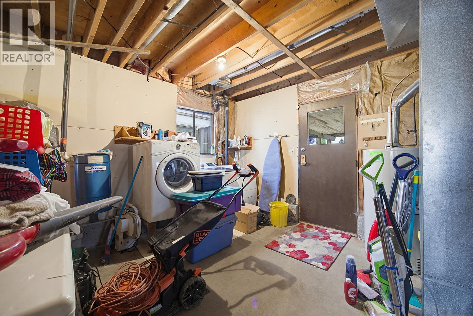 1952 PRAIRIE AVENUE, Port Coquitlam