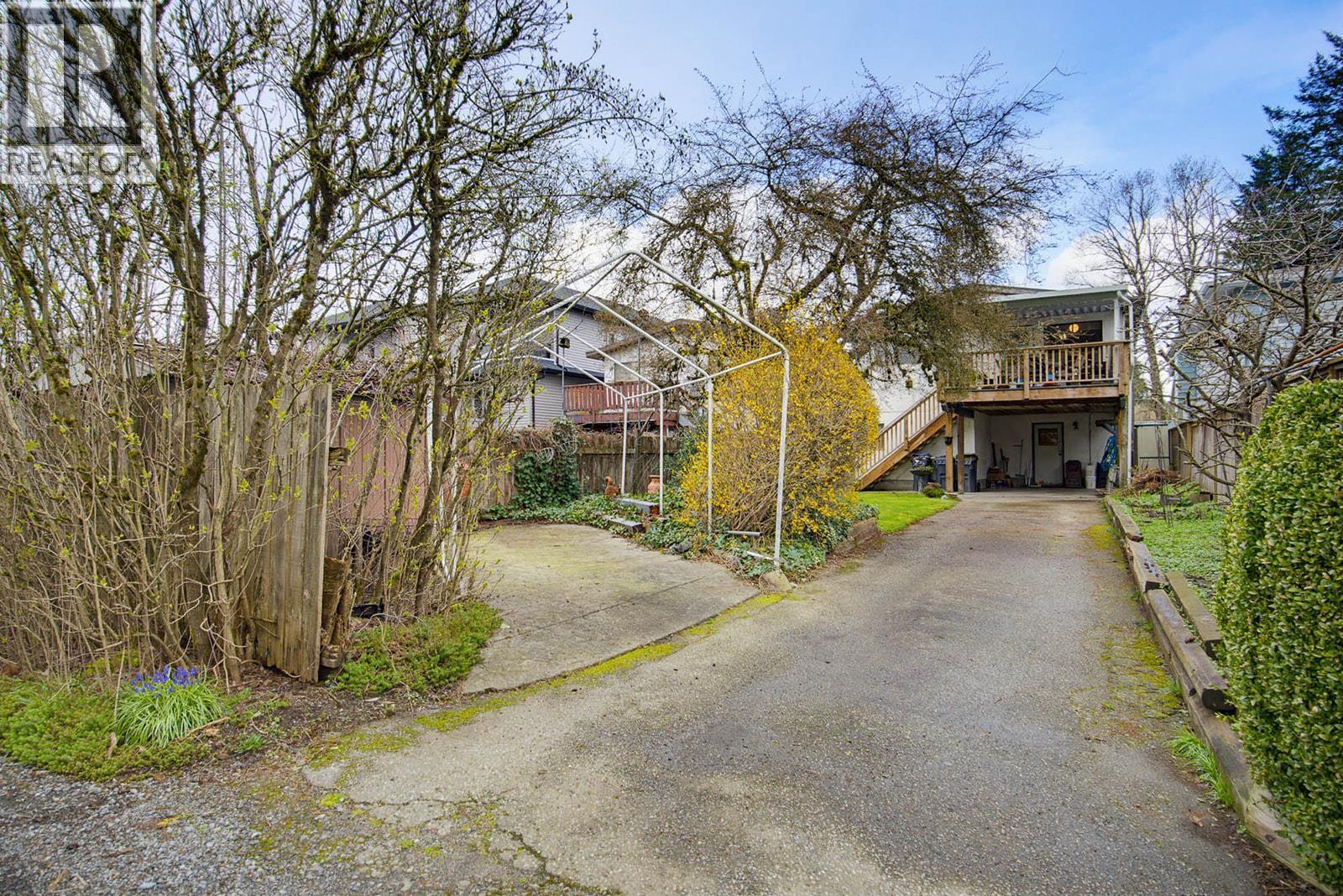 1952 PRAIRIE AVENUE, Port Coquitlam