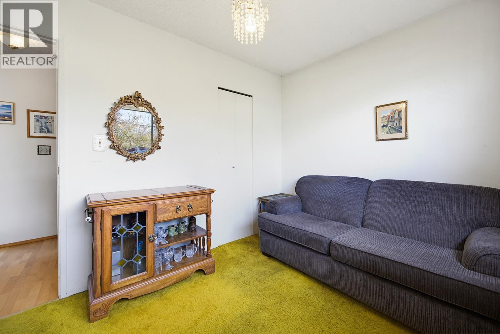 1952 PRAIRIE AVENUE, Port Coquitlam