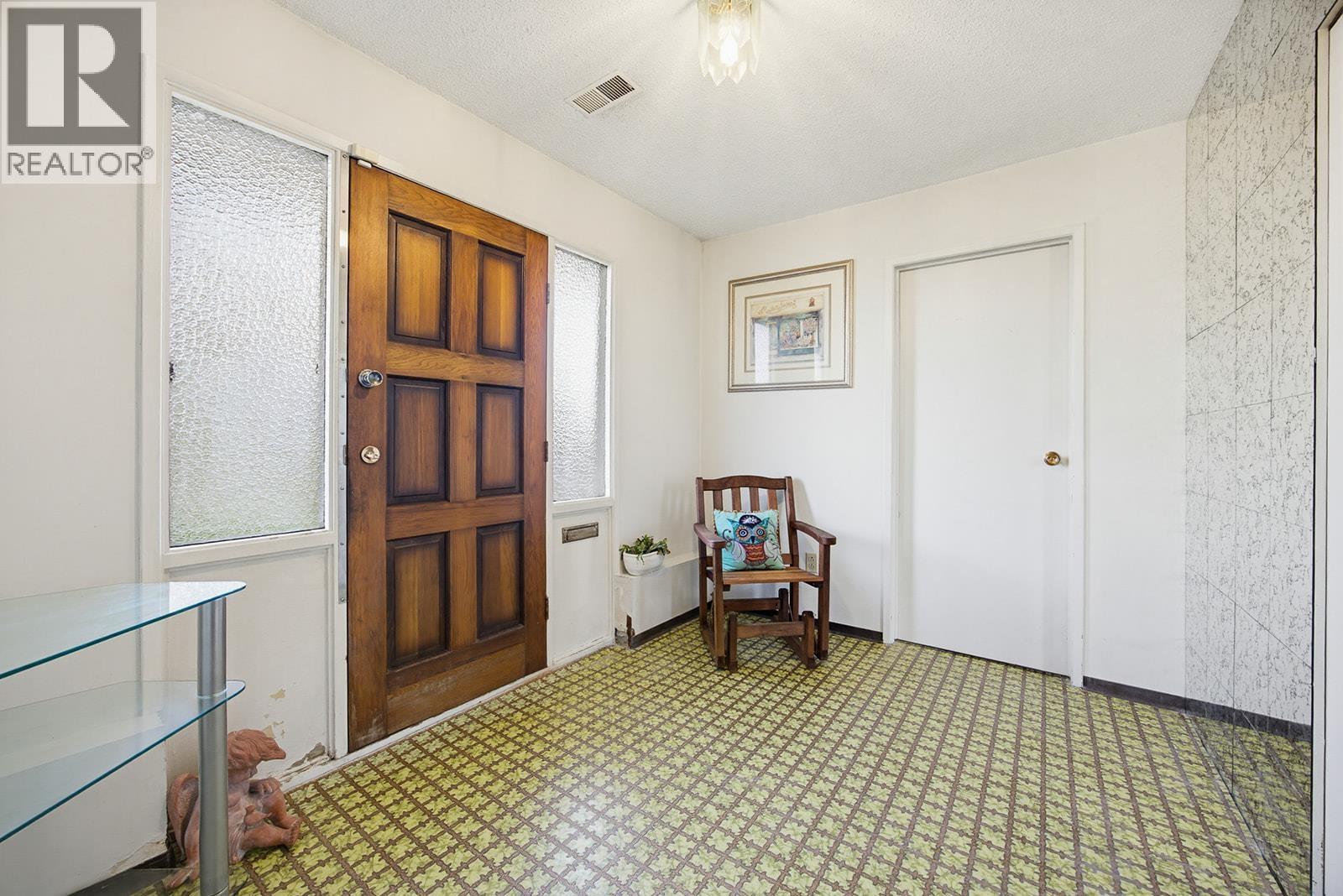 1952 PRAIRIE AVENUE, Port Coquitlam