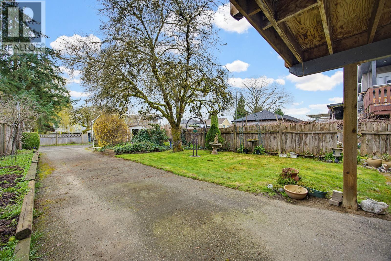 1952 PRAIRIE AVENUE, Port Coquitlam