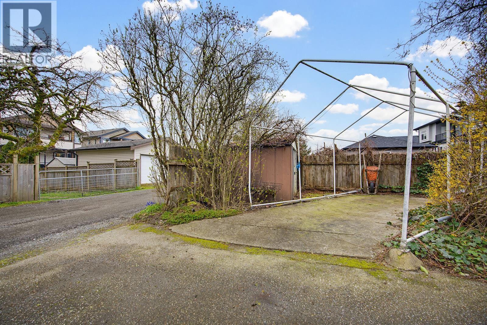 1952 PRAIRIE AVENUE, Port Coquitlam