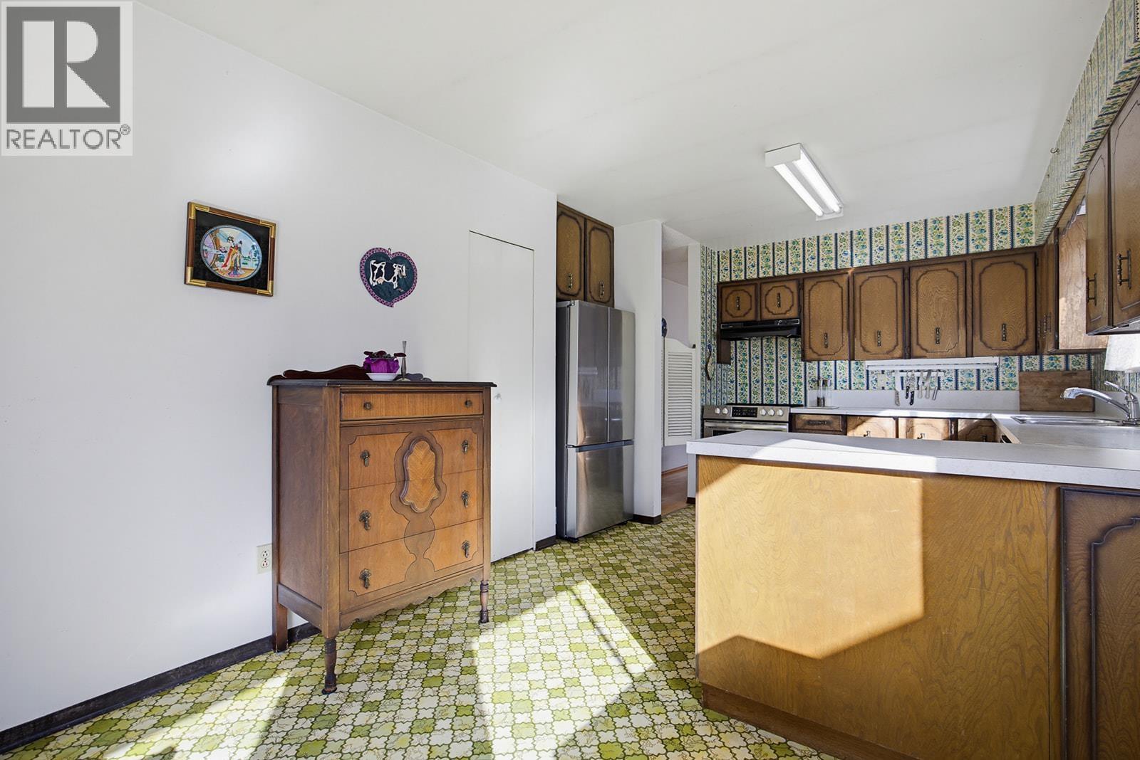 1952 PRAIRIE AVENUE, Port Coquitlam