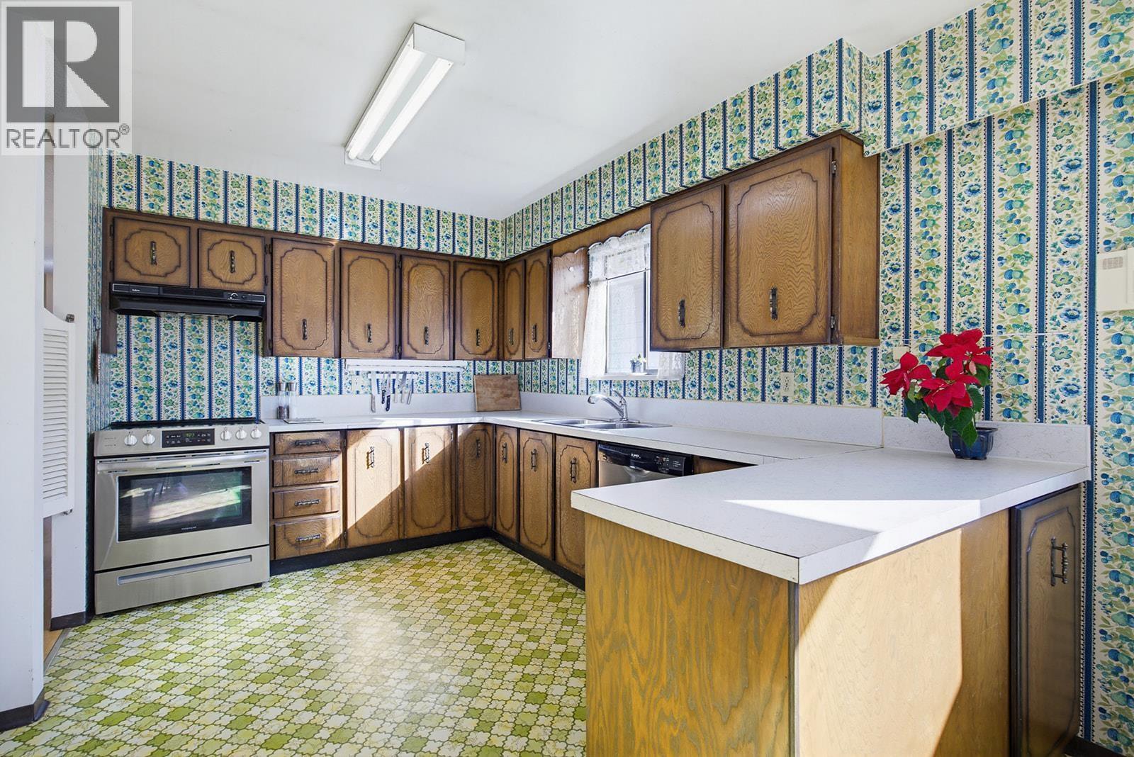 1952 PRAIRIE AVENUE, Port Coquitlam