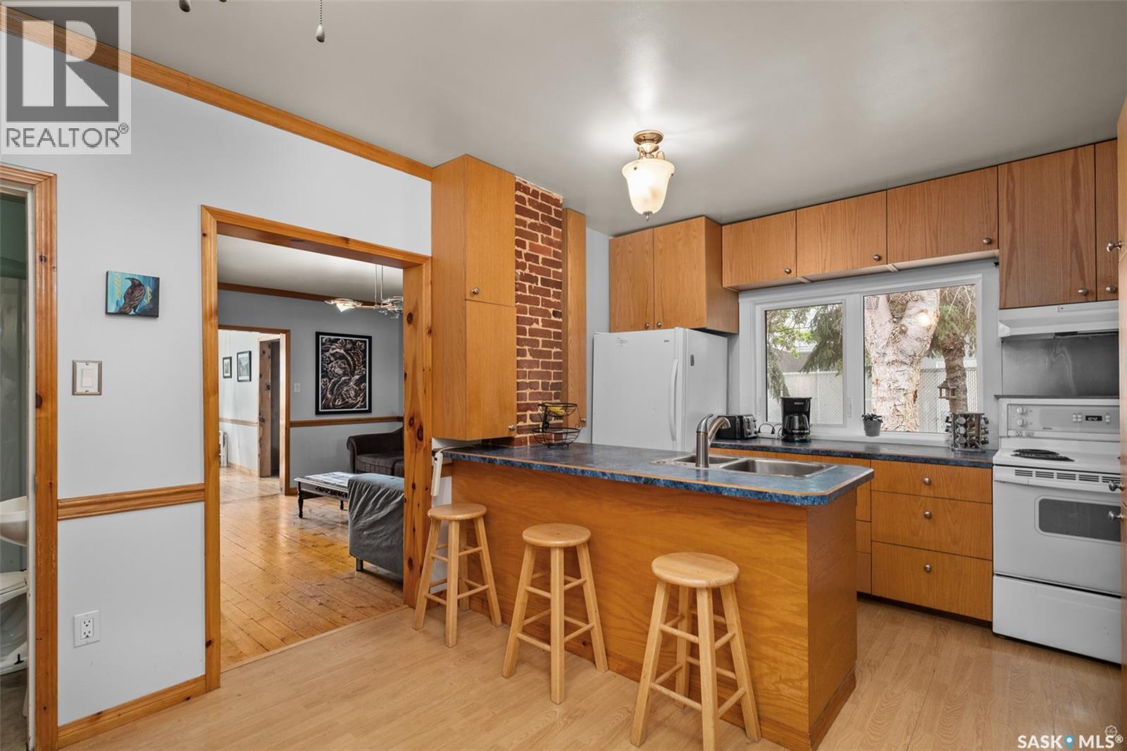 546 7TH STREET E - 10