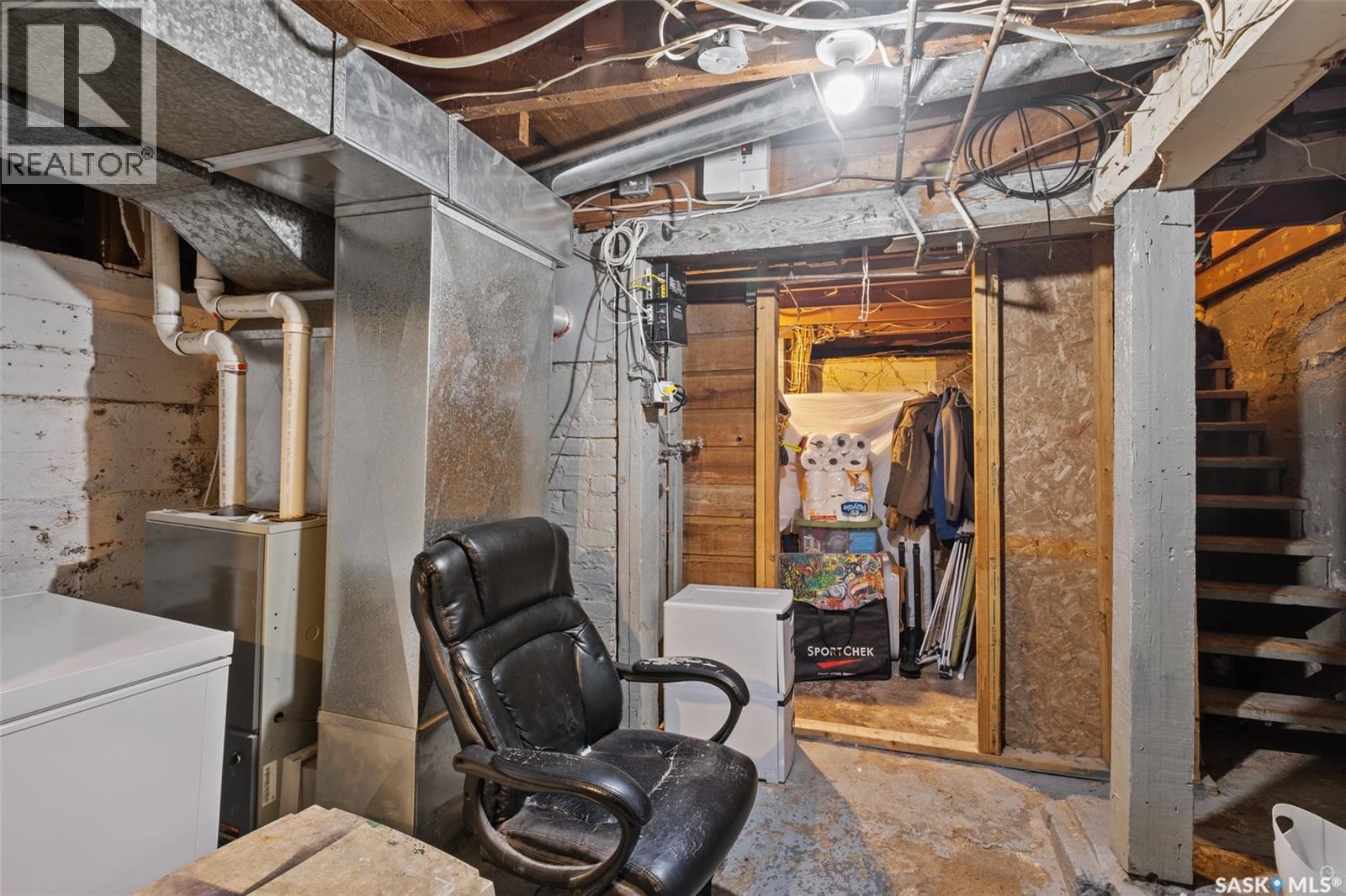 546 7TH STREET E - 19