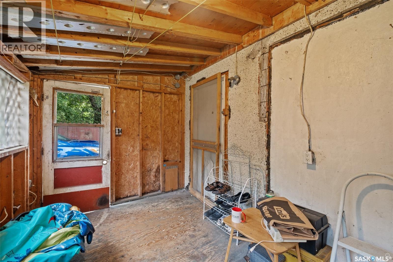 546 7TH STREET E - 22