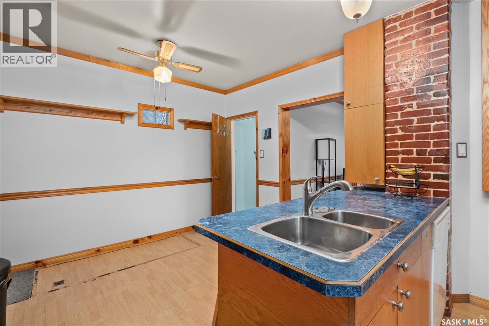 546 7TH STREET E - 9