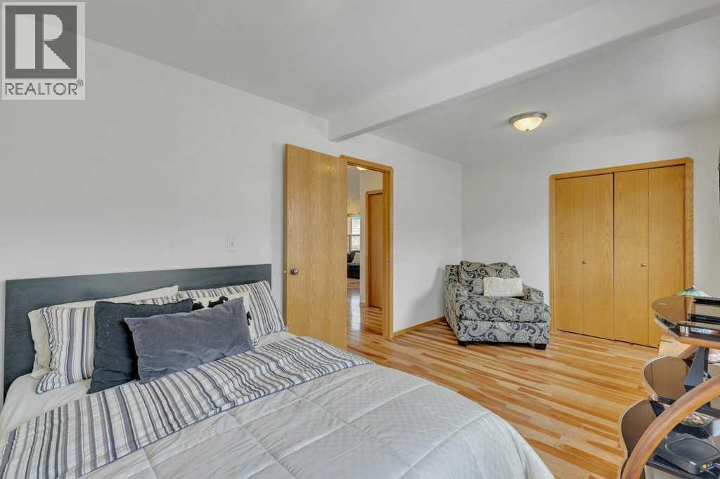 118 DUVAL CRESCENT - 17