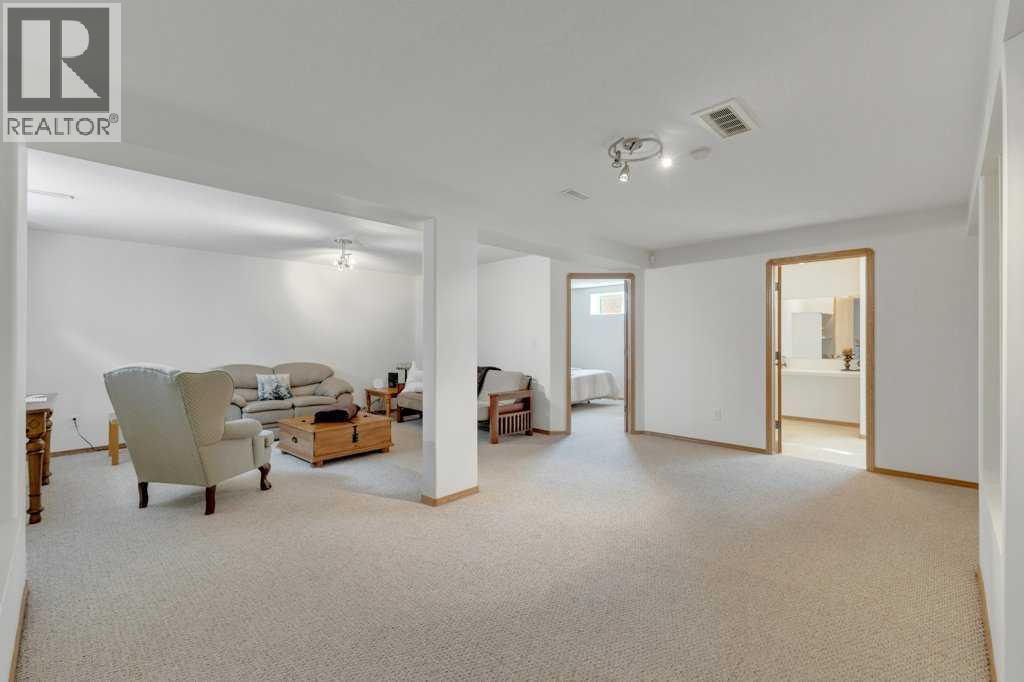 118 DUVAL CRESCENT - 25