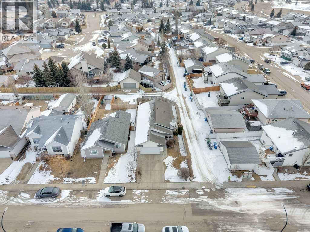 118 DUVAL CRESCENT - 38