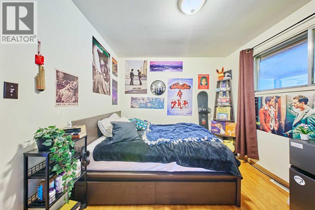 
          28 CORNELL Place Northwest
            <br/>
            <span>Calgary</span>
            , 
            <span>AB</span>
             <span>T2K1J4</span>
         - Photo 13