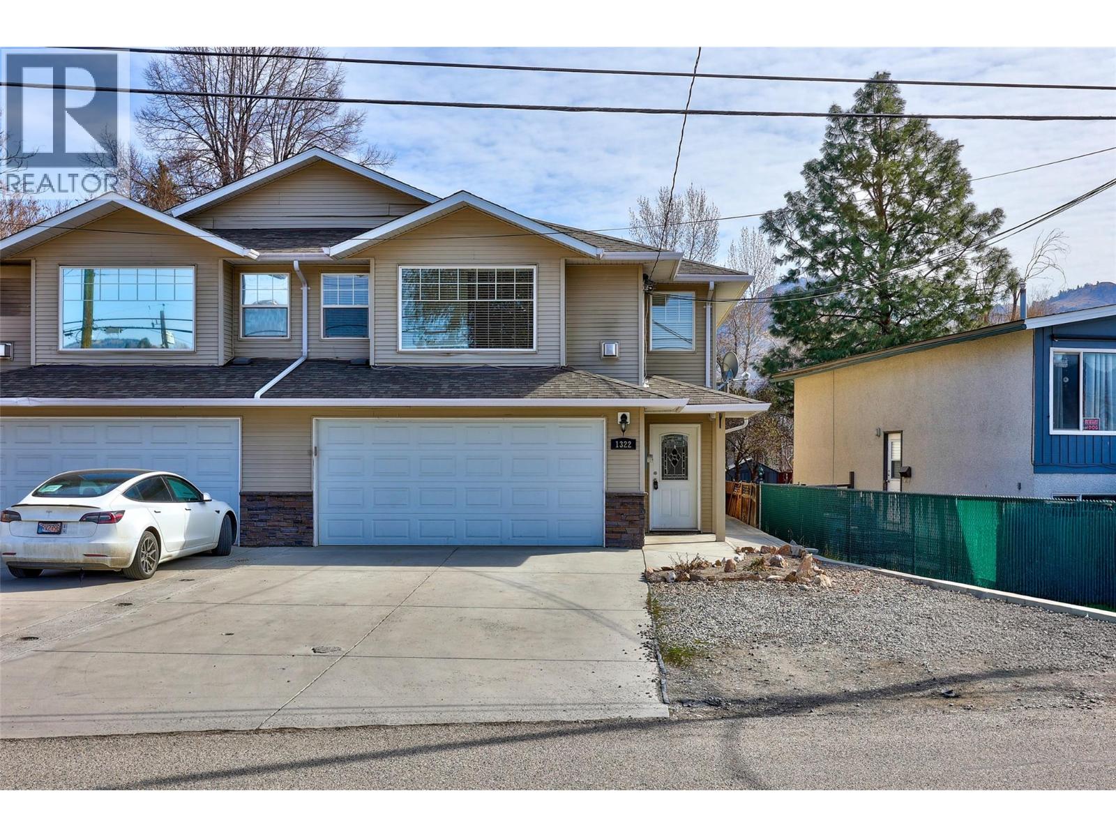 1322 Cornwall Street - 1