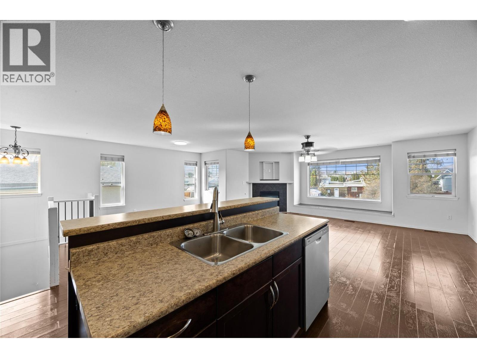 1322 Cornwall Street - 10