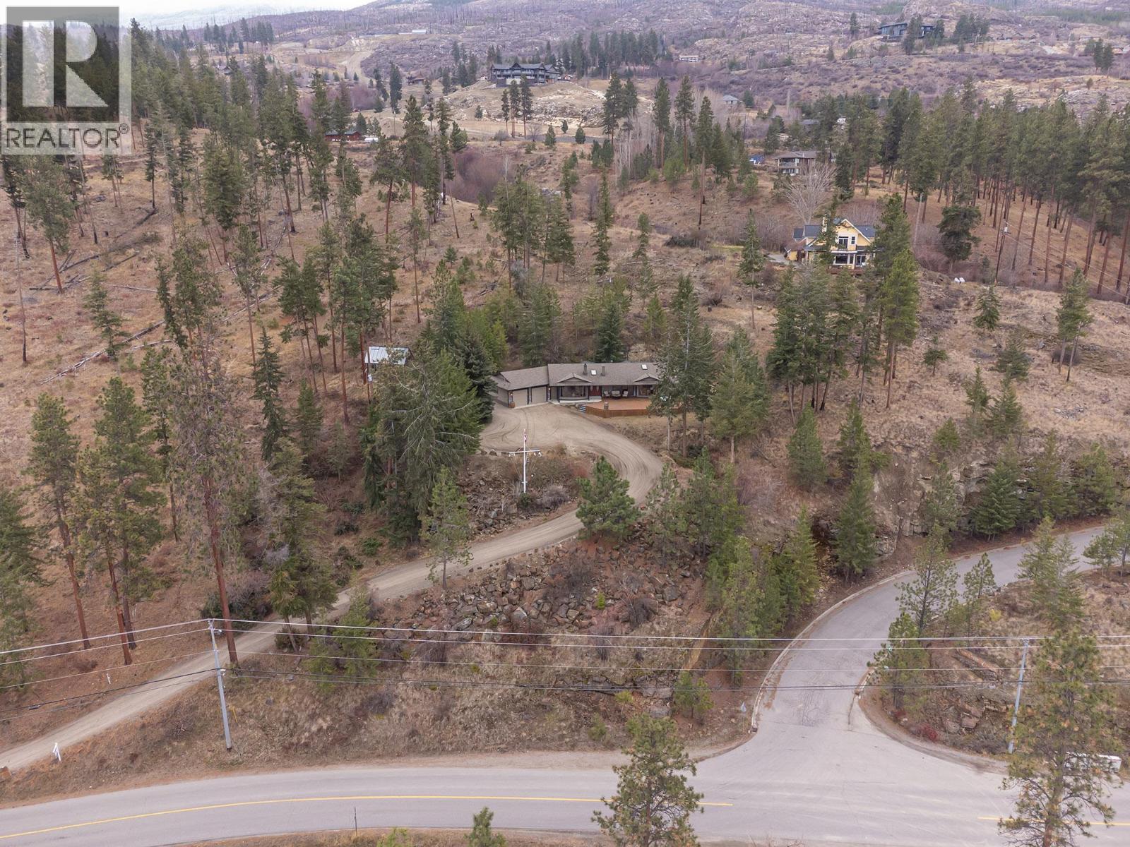 5715 LAKESHORE ROAD - 35