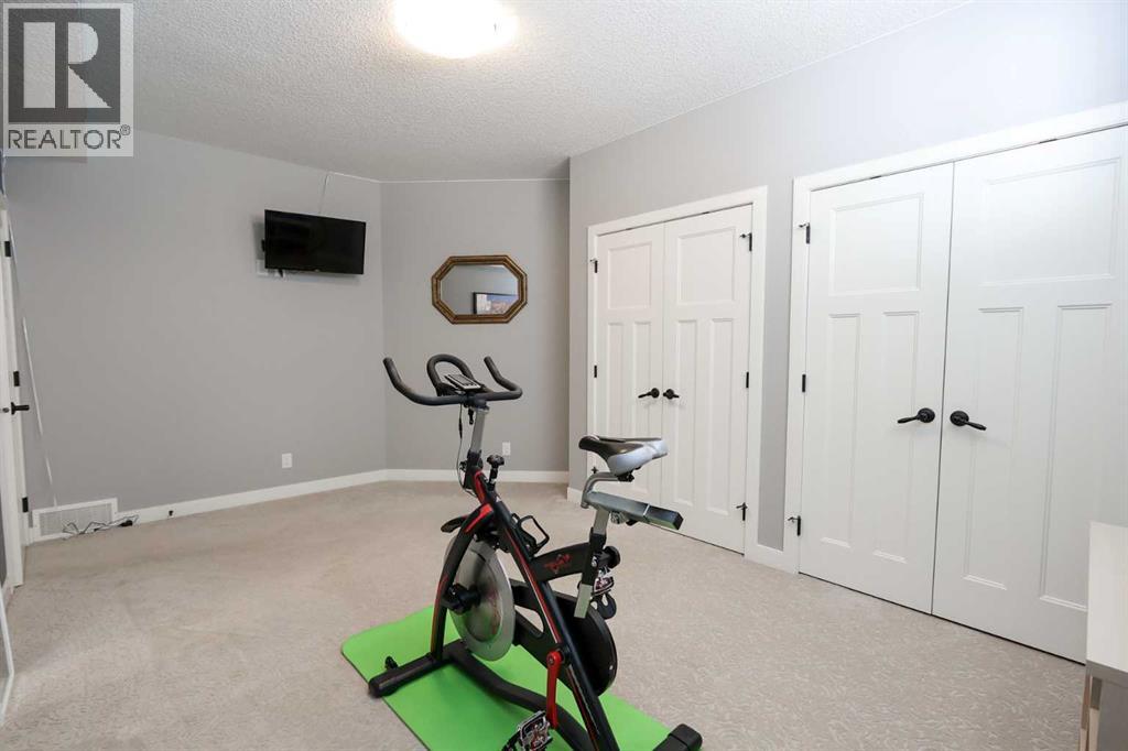 146 SUTHERLAND CLOSE - 44