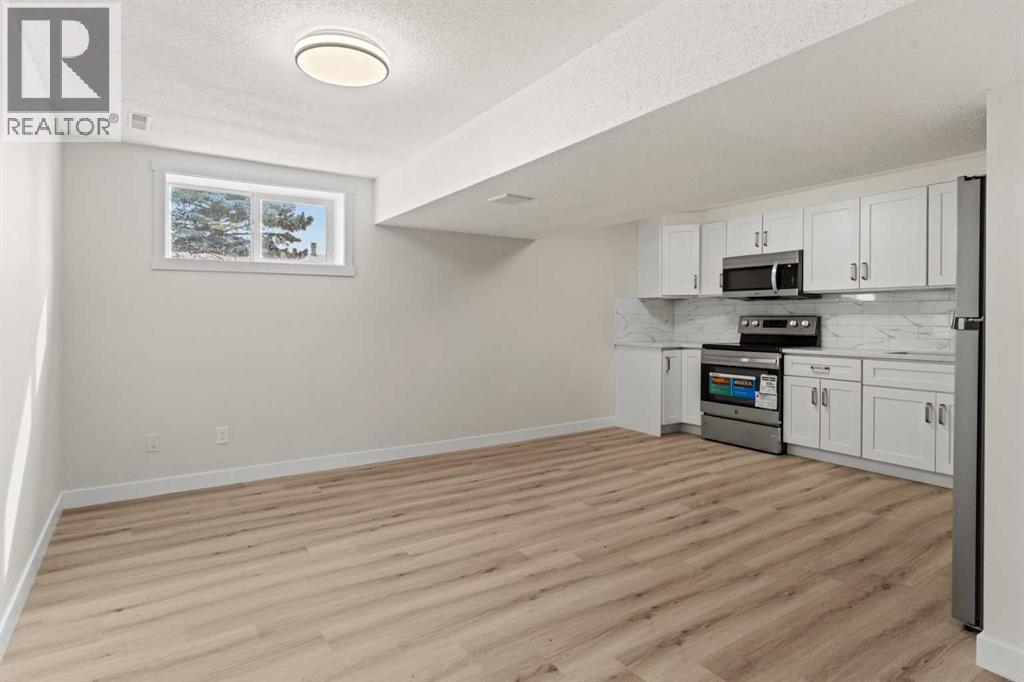 937 MARCOMBE DRIVE NE - 18