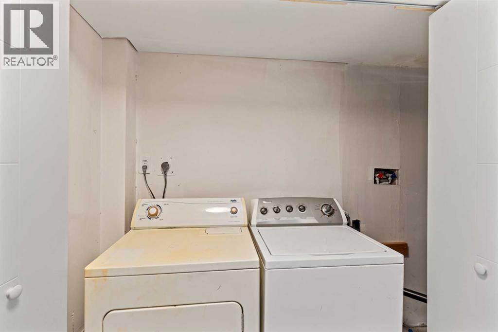 937 MARCOMBE DRIVE NE - 23