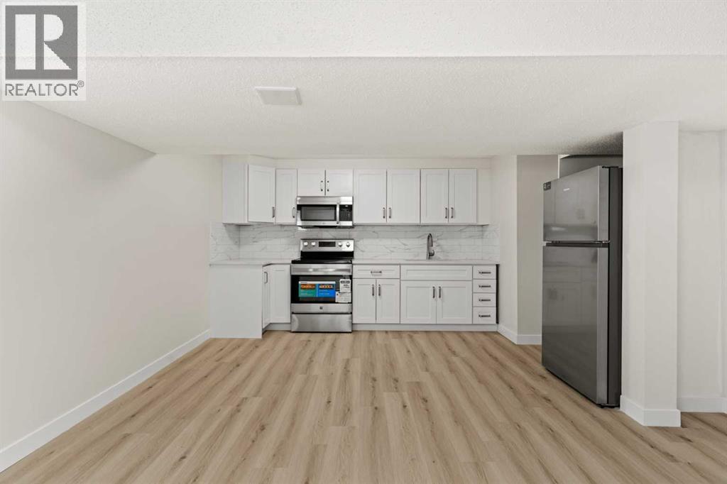 937 MARCOMBE DRIVE NE - 24