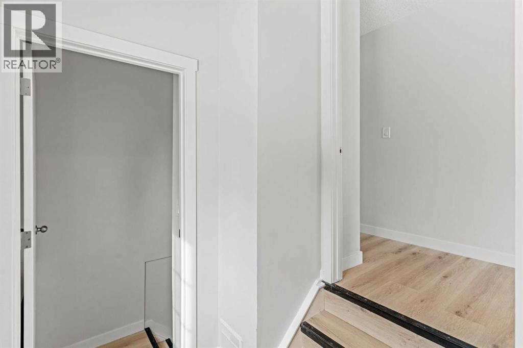 937 MARCOMBE DRIVE NE - Image 3