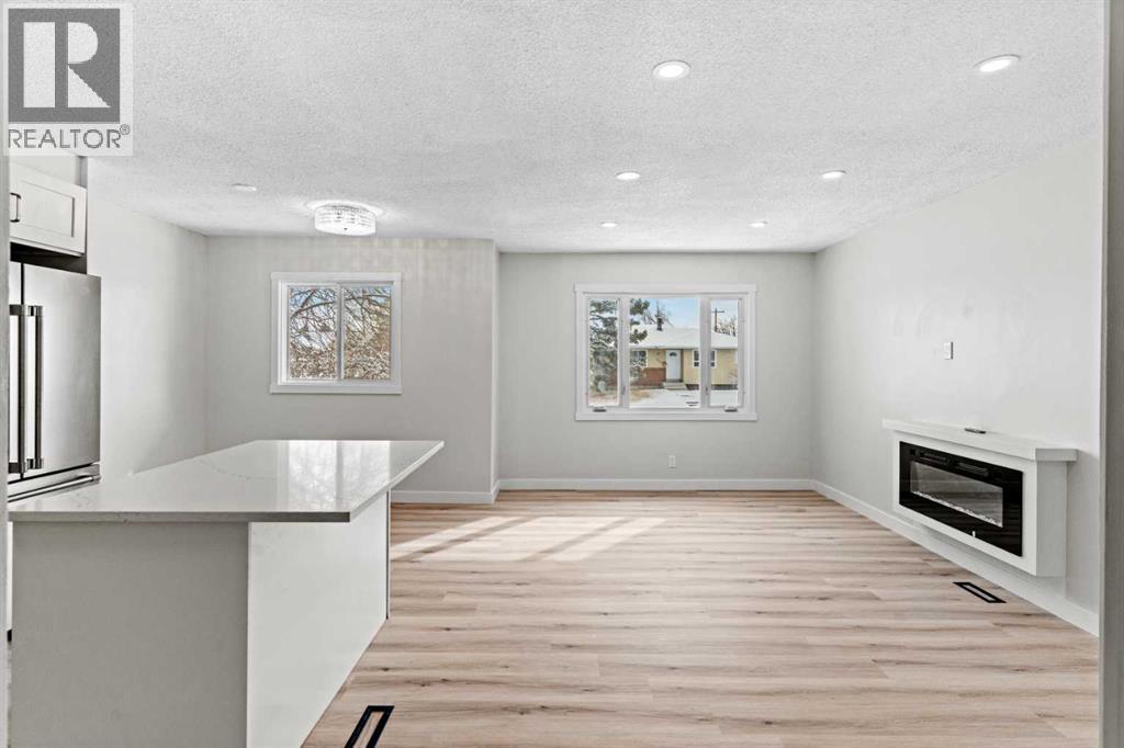 937 MARCOMBE DRIVE NE - 4