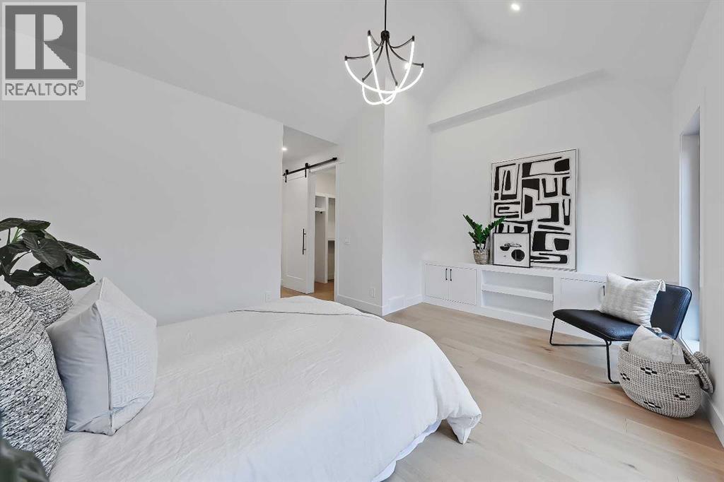 Single Family House for Sale in   Avenue NW West Hillhurst Calgary 