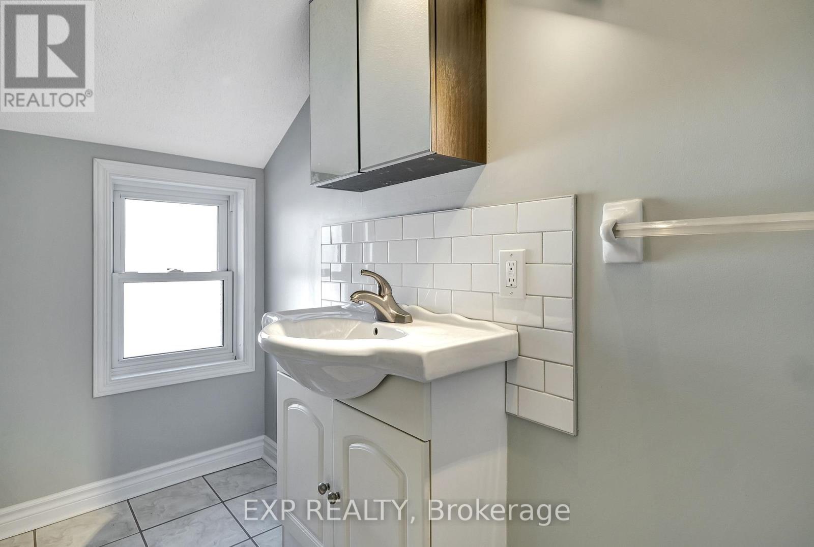 566 KIRKWOOD AVENUE — photo 22