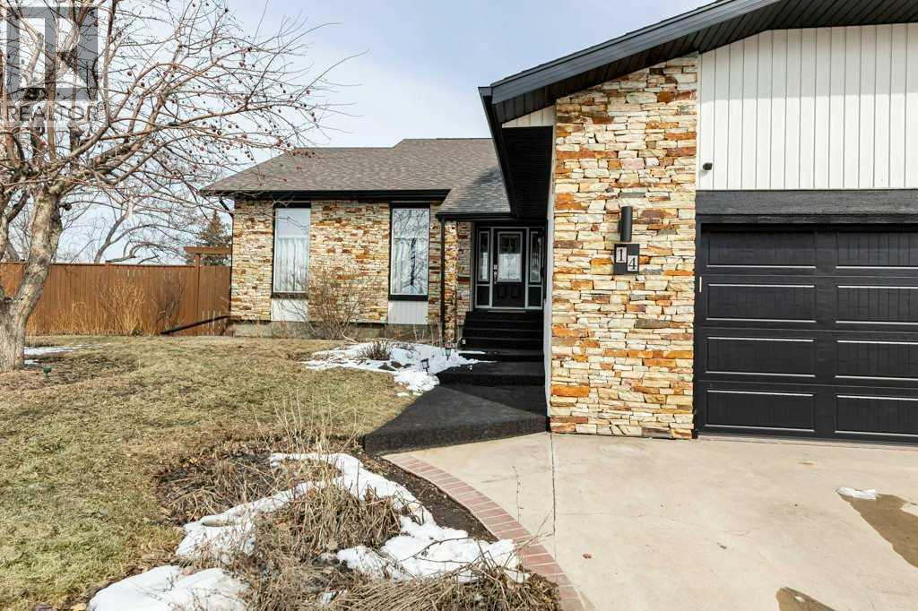 14 Warwick Drive, Red Deer