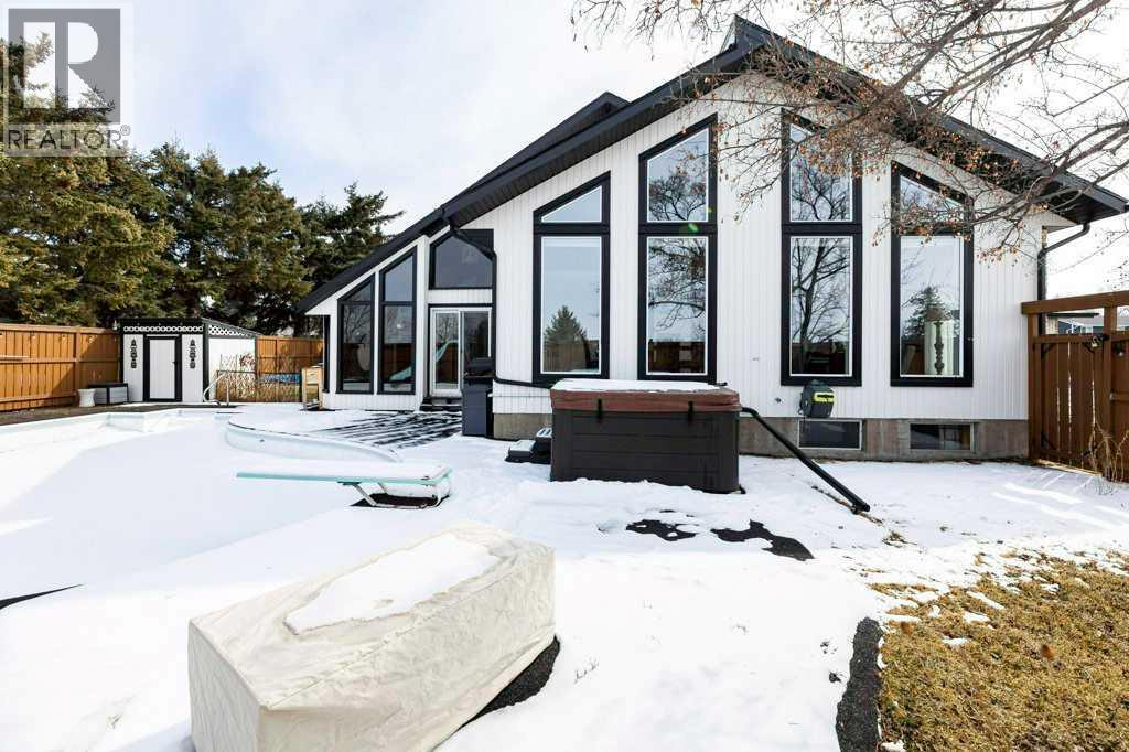 14 Warwick Drive, Red Deer