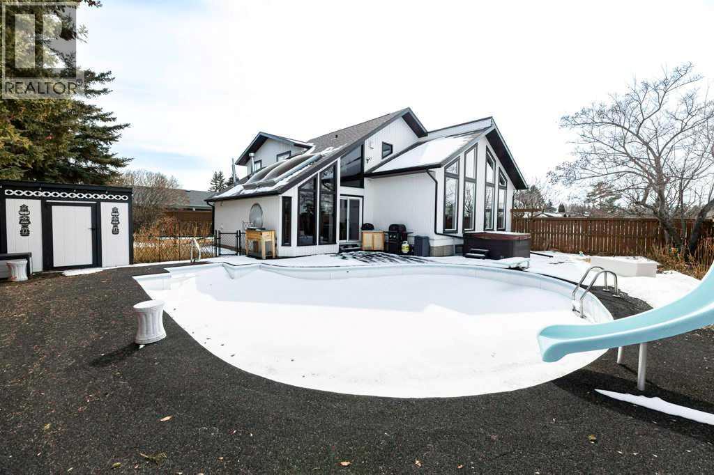 14 Warwick Drive, Red Deer