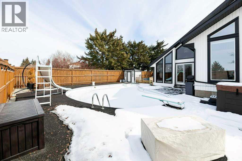 14 Warwick Drive, Red Deer