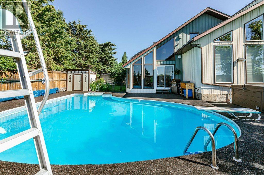 14 Warwick Drive, Red Deer