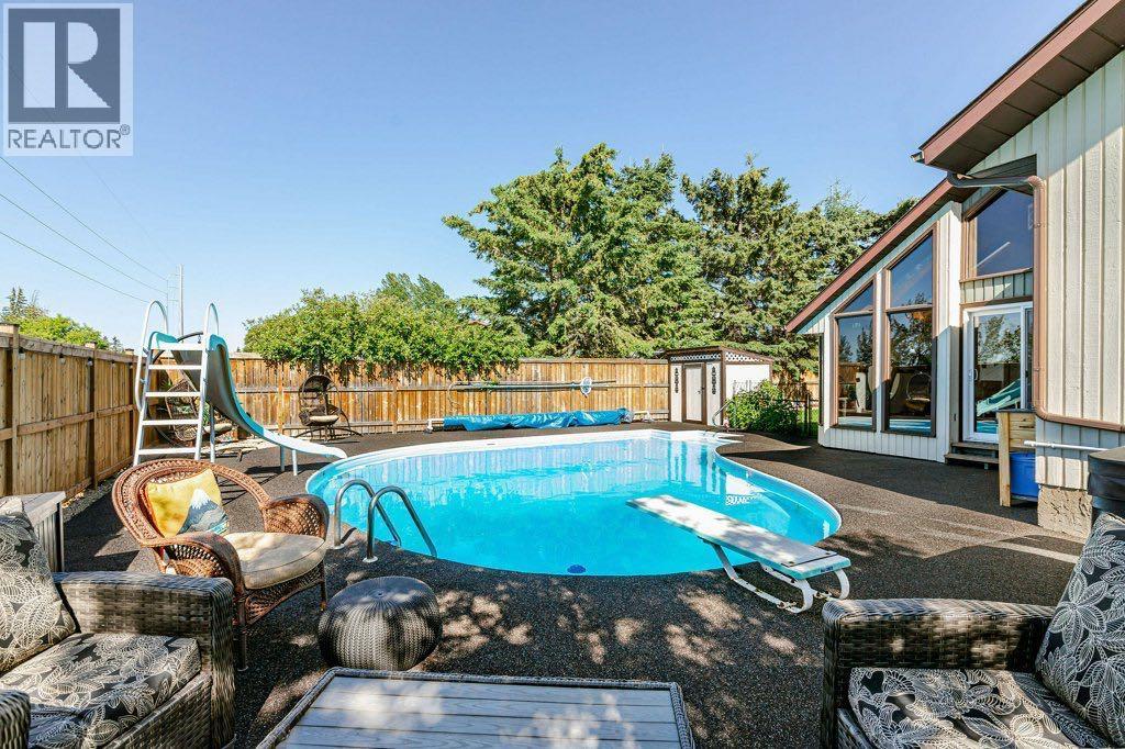 14 Warwick Drive, Red Deer