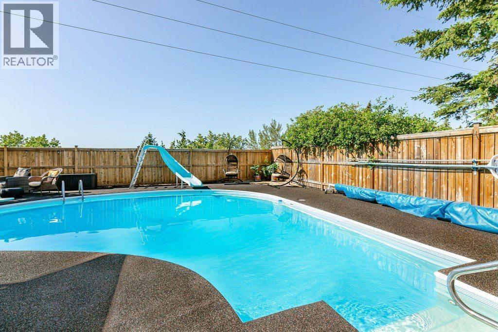 14 Warwick Drive, Red Deer