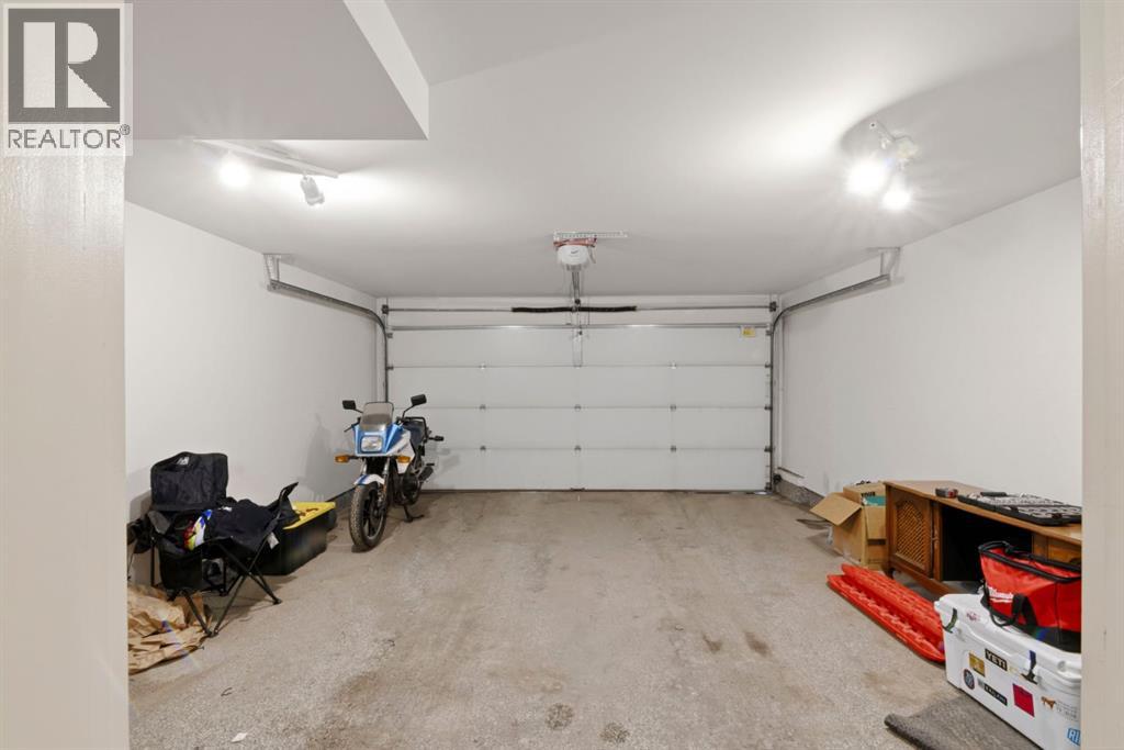 237 MCKENZIE TOWNE LINK SE - 32