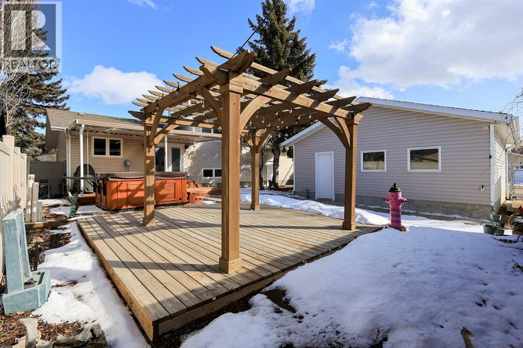 415 BARRETT DRIVE - 44