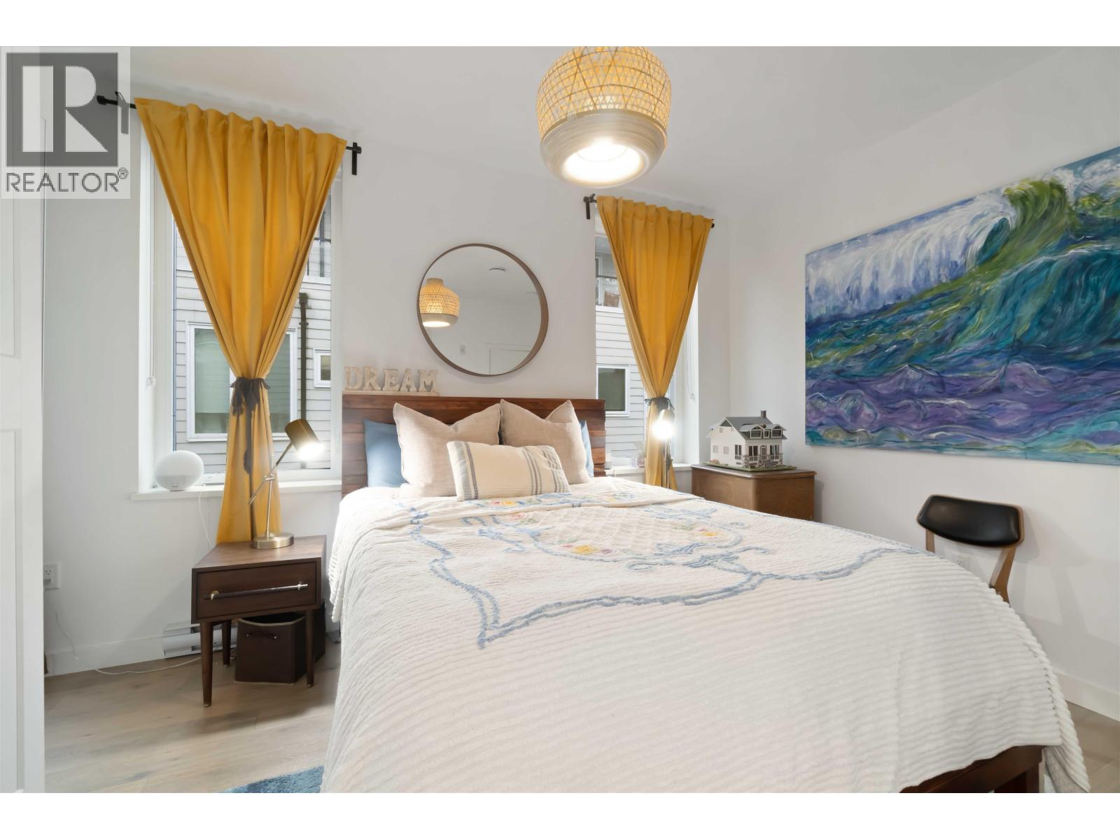 403 2137 CHESTERFIELD AVENUE, North Vancouver