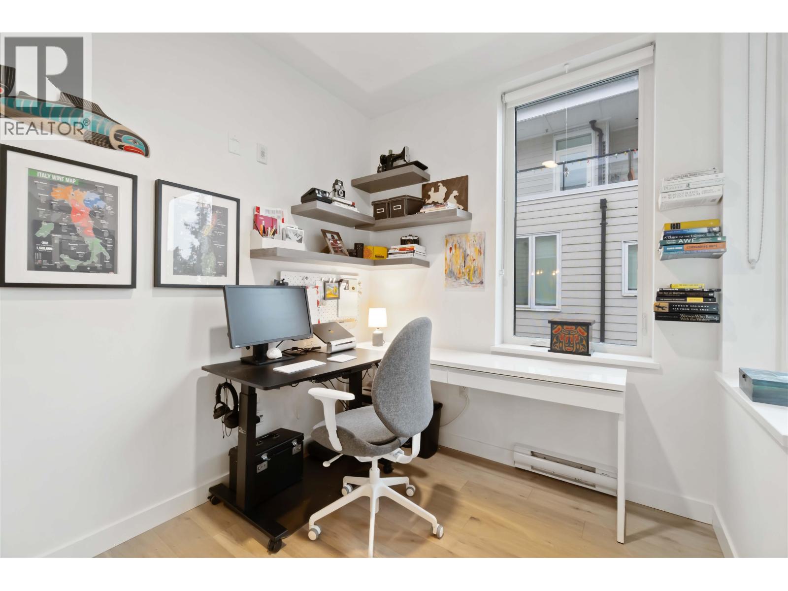 403 2137 CHESTERFIELD AVENUE, North Vancouver