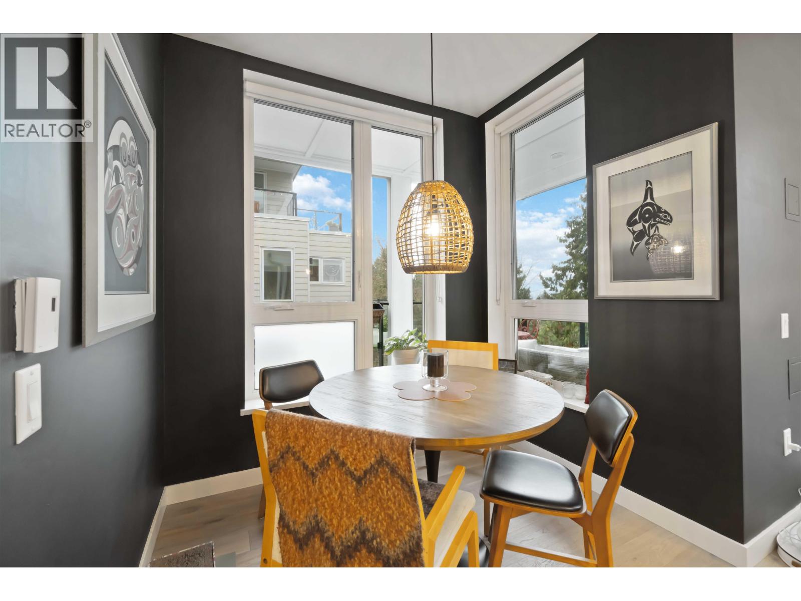 403 2137 CHESTERFIELD AVENUE, North Vancouver