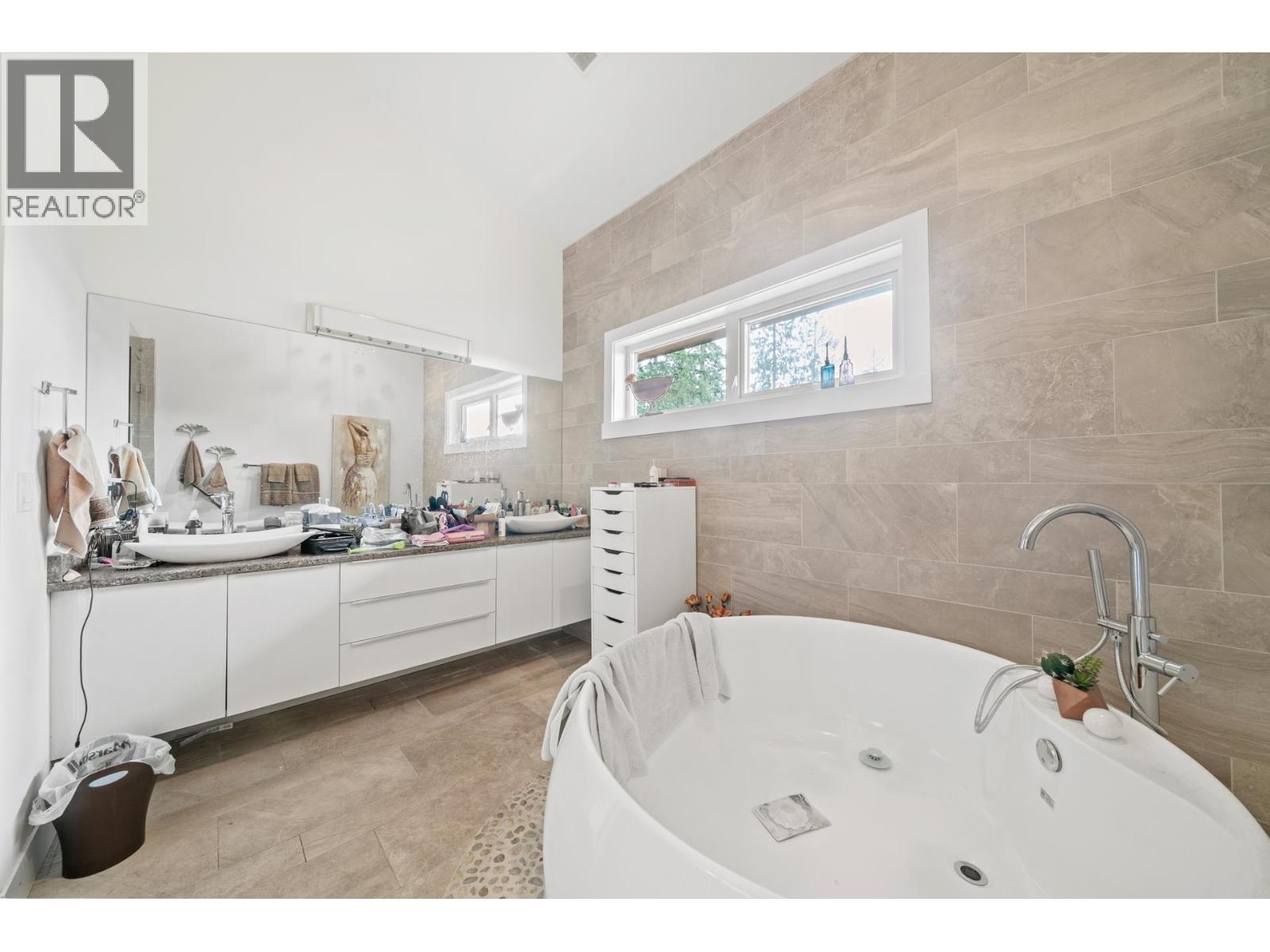 116 DEERVIEW LANE, Anmore