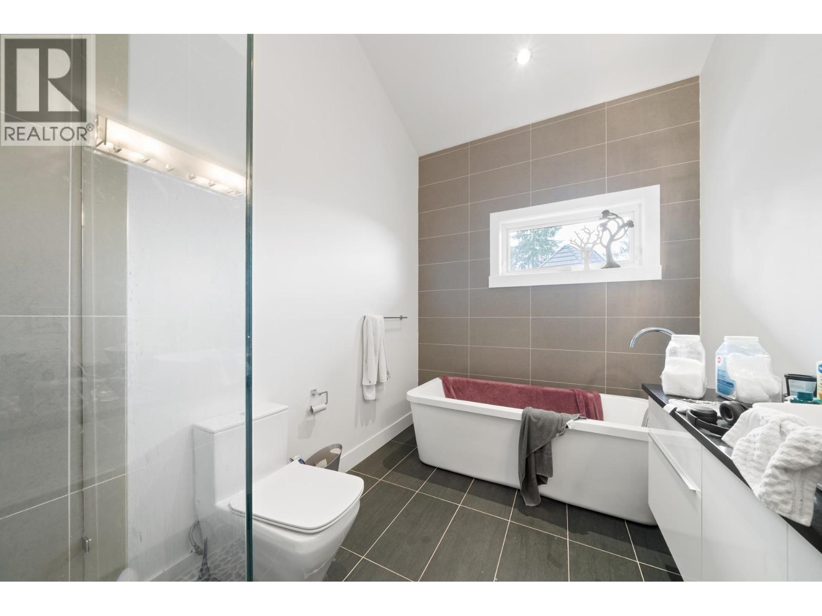 116 DEERVIEW LANE, Anmore