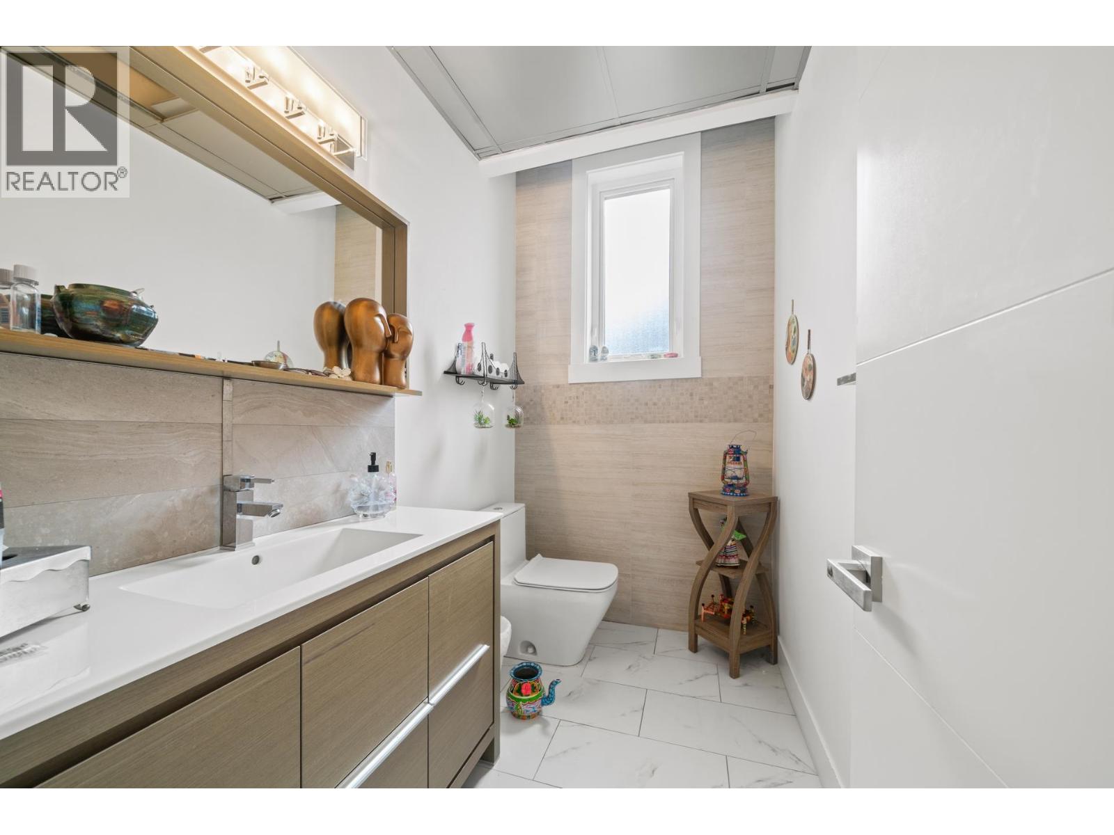 116 DEERVIEW LANE, Anmore