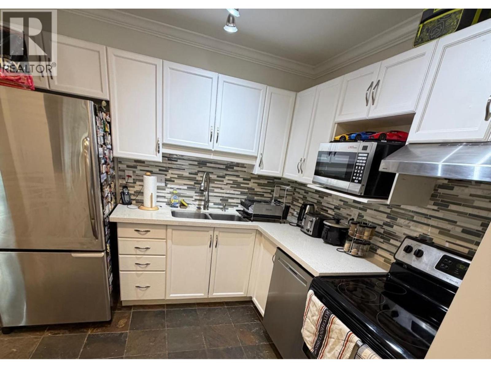 2335 WHYTE, Port Coquitlam